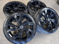 18 inch originele Bergamo velgen + zomerbanden Volkswagen Golf  8 5H0601025AE