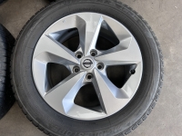 17 inch originele velgen + winterbanden Nissan Qashqai AC4CH-T6