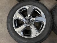 18 inch originele velgen + winterbanden Toyota RAV4 0072756