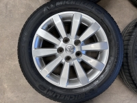 16 inch originele velgen + zomerbanden Toyota Auris | Corolla