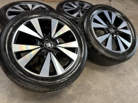 17 inch originele velgen + zomerbanden Seat Arona 6F9601025D