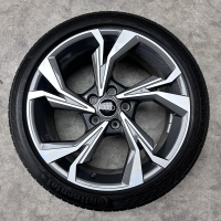 18 inch originele velgen + zomerbanden Audi A3 S3 8Y 8Y0601025H set 2