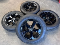 17 inch originele velgen + winterbanden Audi Q3 83A0714978Z8 zwart