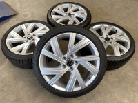 18 inch originele Bergamo velgen + winterbanden VW Golf 8 5H0601025M (5)