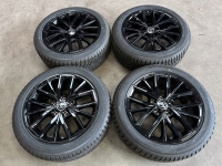 17 inch originele velgen + winterbanden Toyota Corolla | Auris 42611-YY850 zwart