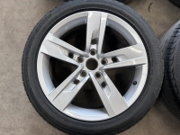 17 inch originele velgen + zomerbanden Seat Leon 5F0601025T