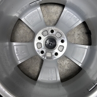 17  inch originele velgen + winterbanden  Skoda Superb 3V060102A