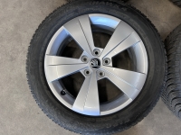 17  inch originele velgen + winterbanden  Skoda Superb 3V060102A