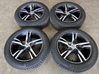 18 inch originele R line velgen + all season banden Volvo XC40 32327352