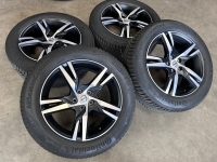 18 inch originele R line velgen + all season banden Volvo XC40 32327352