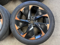 19 inch originele Typhoon velgen + zomerbanden Cupra Born 10E601025L