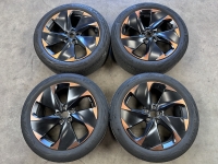 19 inch originele Typhoon velgen + zomerbanden Cupra Born 10E601025L