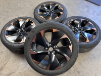 19 inch originele Typhoon velgen + zomerbanden Cupra Born 10E601025L