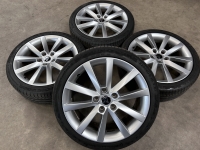 18 inch originele velgen + zomerbanden Skoda Octavia 5E0601025Q