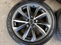 21 inch originele velgen + zomerbanden Audi Q7 4M0601025BP set 2