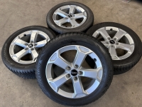 17 inch originele velgen + winterbanden Audi Q2 81A071497A set 2
