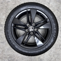 17 inch originele velgen + winterbanden  Skoda Superb 3V0601025BG