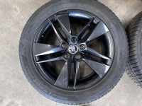 17 inch originele velgen + winterbanden  Skoda Superb 3V0601025BG