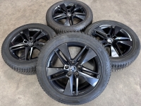 17 inch originele velgen + winterbanden  Skoda Superb 3V0601025BG