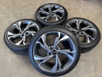 18 inch originele velgen +  winterbanden Audi A3 S3 8Y 8Y0601025H
