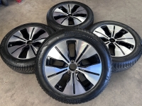 19 inch originele velgen + winterbanden Mercedes EQC 235 55 19 A2934010100 set 3