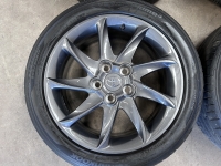 17 inch originele velgen + zomerbanden Toyota Auris - Corolla PZ406 E067F set 1
