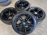 18 inch originele velgen + winterbanden BMW 3 4 serie F30 F36 style 400 M zwart
