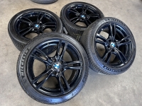 18 inch originele velgen + winterbanden BMW 3 4 serie F30 F36 style 400 M zwart