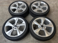 NIEUWE 18 inch originele velgen + winterbanden Audi A3 8Y 8Y0601025J (set 1)