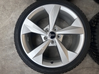 NIEUWE 18 inch originele velgen + winterbanden Audi A3 8Y 8Y0601025J (set 2)