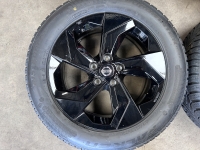 17 inch originele velgen + winterbanden Nissan Juke KE409-6P200
