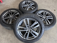 17 inch originele velgen + zomerbanden Seat Ateca SE027017RG-M