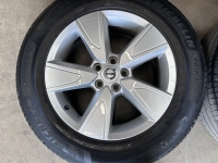 17 inch originele velgen + zomerbanden Volvo XC40 31680565