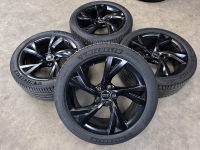18 inch originele velgen + zomerbanden Audi A4 B9 B8 8W0601025EJ zwart