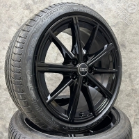 18 inch originele velgen +  zomerbanden Audi A3 S3 8Y 8Y0601025M zwart