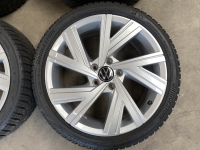 18 inch originele Bergamo velgen + winterbanden VW Golf 8 5H0601025M (9)