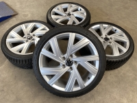 18 inch originele Bergamo velgen + winterbanden VW Golf 8 5H0601025M (9)