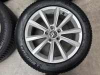 17 inch originele Merano velgen + winterbanden Volkswagen Passat 2GA601025M set C