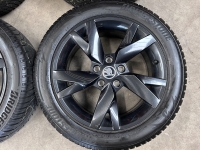 17  inch originele  velgen + winterbanden Skoda Octavia 5E3601025AC antraciet