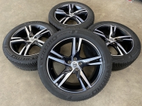 19 inch originele R line velgen + winterbanden Volvo XC40 31423931 set 3