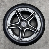 18 inch originele AMG velgen + zomerbanden Mercedes A B klasse CLA antraciet A1774011500 set 1