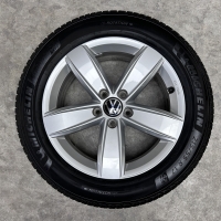 17 inch originele Corvara velgen + winterbanden Volkswagen Passat 5NA071497