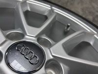 17 inch originele velgen + winterbanden Audi A1 S line 82A071497A zilver