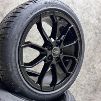 17 inch originele velgen + winterbanden Audi A1 S line 82A071497A zwart