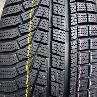 17 inch originele velgen + winterbanden Audi A1 S line 82A071497A zwart