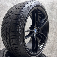 19 inch originele velgen + winterbanden BMW M3 M4 style 641 M 2284907 2284908 zwart