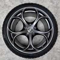 19 inch originele quadrifoglio velgen  + winterbanden Alfa Romeo Giulia QV 156112958 156112959