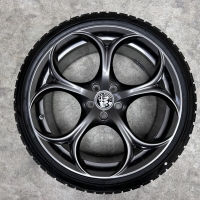 19 inch originele quadrifoglio velgen  + winterbanden Alfa Romeo Giulia QV 156112958 156112959