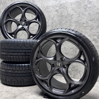 19 inch originele quadrifoglio velgen  + winterbanden Alfa Romeo Giulia QV 156112958 156112959