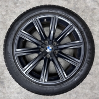 18 inch originele velgen + winterbanden BMW 5 serie G30 G31 style 684 set 2